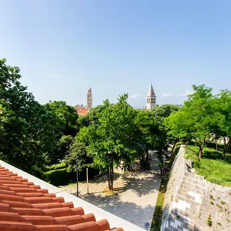 Apartments Jardin Old Town Apartment *