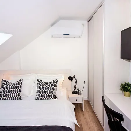 Apartments Jardin Old Town * Split