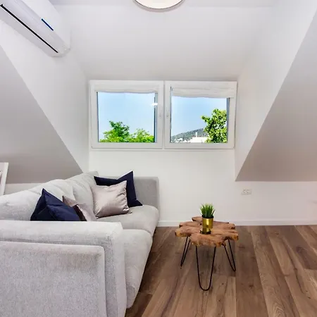 Apartment Apartments Jardin Old Town